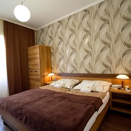 Centrum Panzio 3*